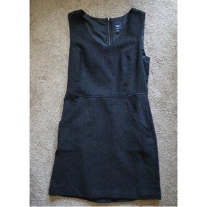 GAP V-neck black dress Size 6